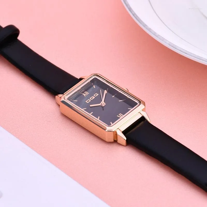 Wristwatches Fashion Rectangle Watches For Women China DQG Ladies Watch Leather Roman Scale Student Clock Quaint