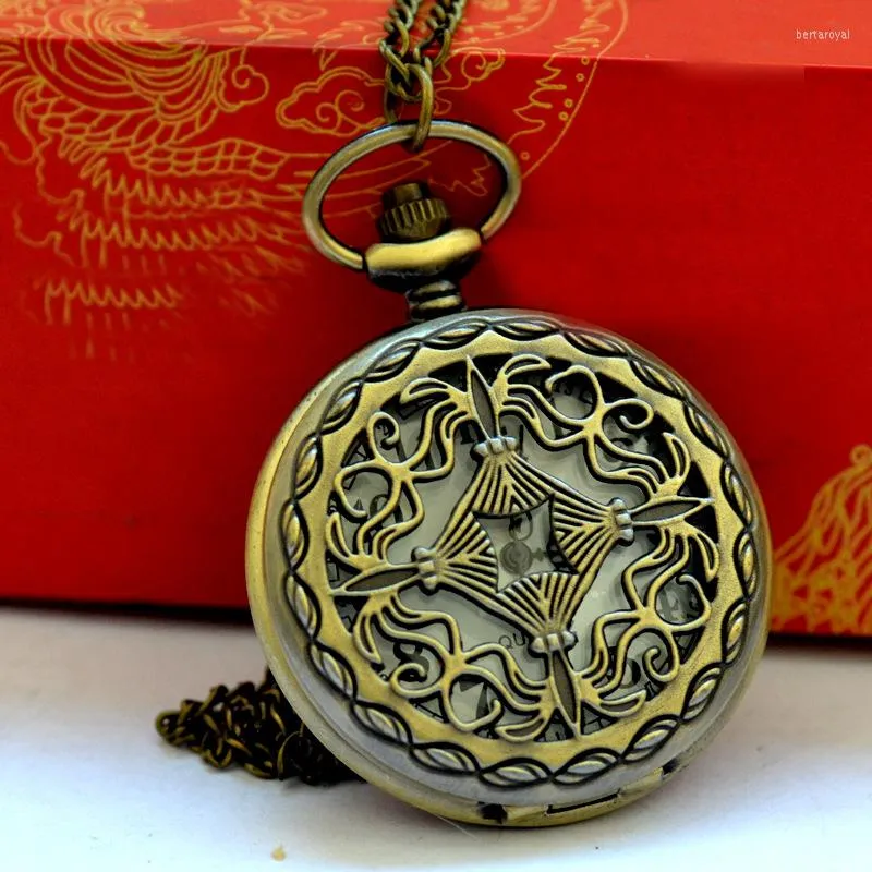 Pocket Watches 8069 Fashion Big Hollow Flower Old Watch Retro Winding Chinese Knot With Necklace